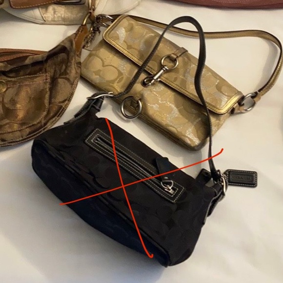 Coach bags in different styles and colors - Picture 6 of 7